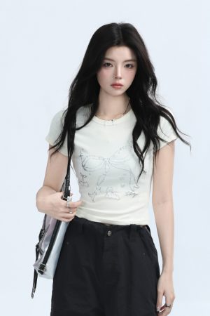 Black Short-Sleeve T-Shirt for Women - American Retro Style with Bow Design - Slim Fit Summer Top for Spicy Girls