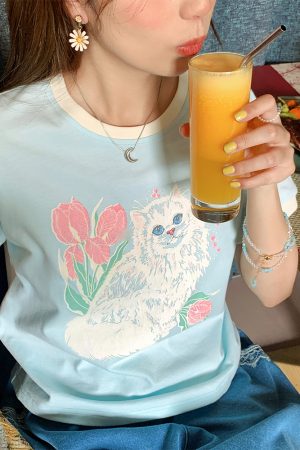 Blue Floral Printed Short Sleeve T-Shirt for Women - Vintage Loose Fit Retro Round Neck Top for Summer Fashion