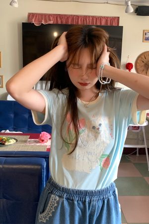 Blue Floral Printed Short Sleeve T-Shirt for Women - Vintage Loose Fit Retro Round Neck Top for Summer Fashion