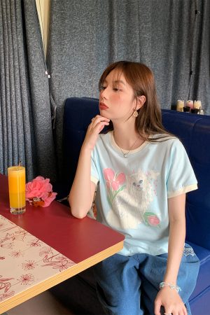 Blue Floral Printed Short Sleeve T-Shirt for Women - Vintage Loose Fit Retro Round Neck Top for Summer Fashion