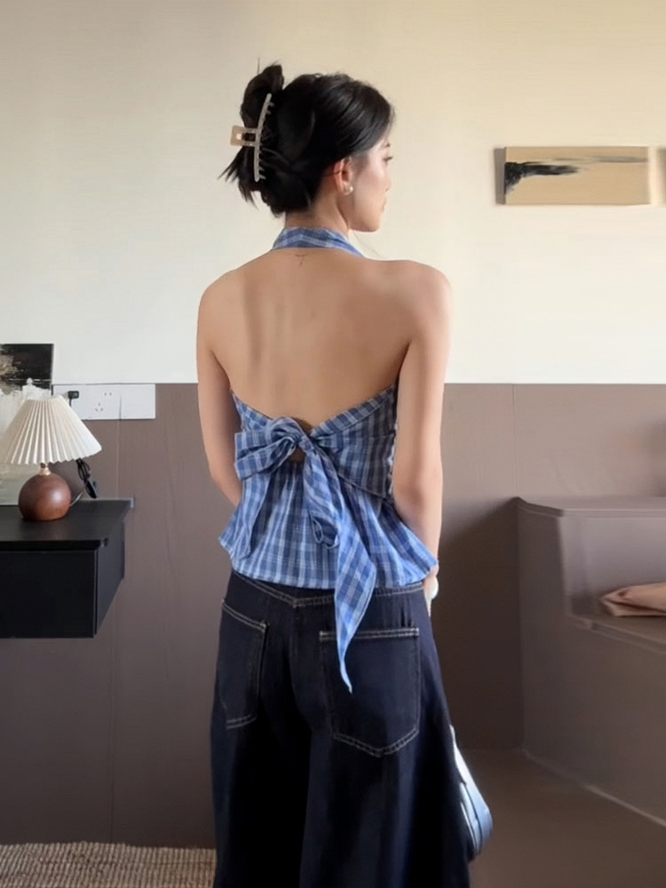 Blue Plaid Halter Neck Vest for Women - Summer Fitted V-Neck Sleeveless Top, Trendy and Flattering Style Blue Plaid Halter Neck Vest for Women - Summer Fitted V-Neck Sleeveless Top, Trendy and Flattering Style