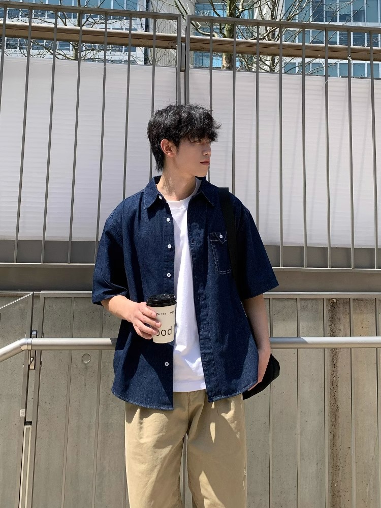 Blue Pocket Denim Short-Sleeve Shirt - American Retro Minimalist Style, Summer Loose Fit, Versatile Casual for Couples and Work Blue Pocket Denim Short-Sleeve Shirt - American Retro Minimalist Style, Summer Loose Fit, Versatile Casual for Couples and Work