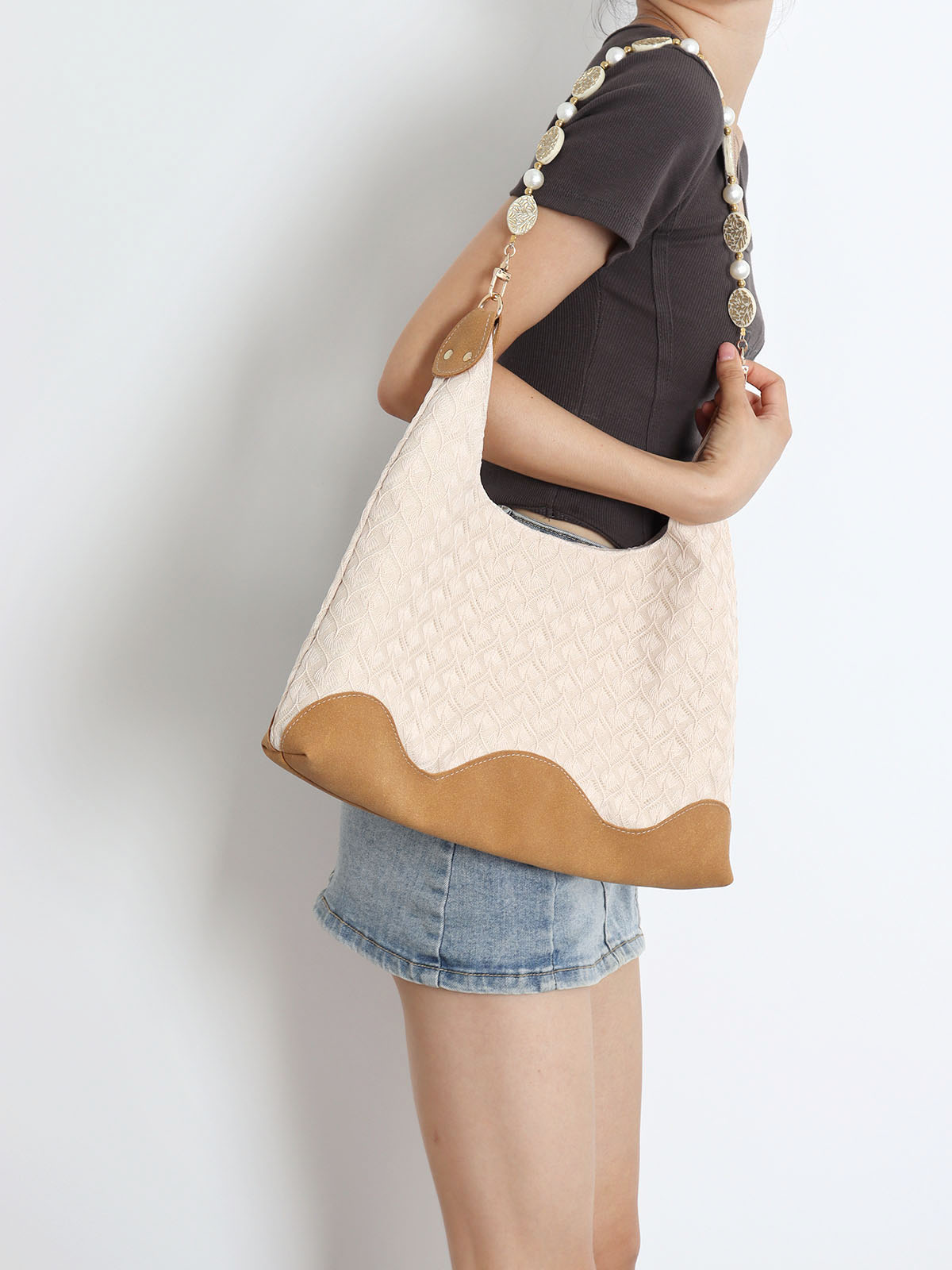 Bohemian Beaded Tote Bag for Women - Large Capacity Woven Shoulder Bag for Commuting and Vacation Bohemian Beaded Tote Bag for Women - Large Capacity Woven Shoulder Bag for Commuting and Vacation