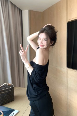 Breathable Cool V-Neck Short Sleeve T-Shirt for Women - Loose Slim Fit White Top, Perfect for Casual 90s and Y2K Style