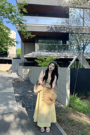 Bright Yellow Plus Size Flattering Big Skirt Dress - Slimming Sun Island Style for Summer 90s Vibe