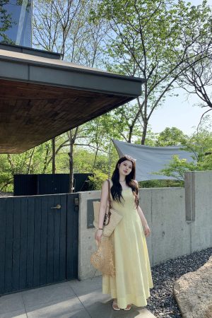 Bright Yellow Plus Size Flattering Big Skirt Dress - Slimming Sun Island Style for Summer 90s Vibe