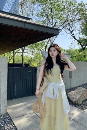 Bright Yellow Plus Size Flattering Big Skirt Dress - Slimming Sun Island Style for Summer 90s Vibe