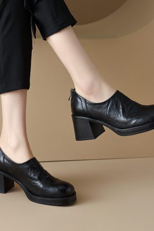 Brown Vintage Italian-Style Soft Sole Ankle Boots with Back Zipper â€“ 6.5 cm Heel, Comfortable Cow Leather Footwear