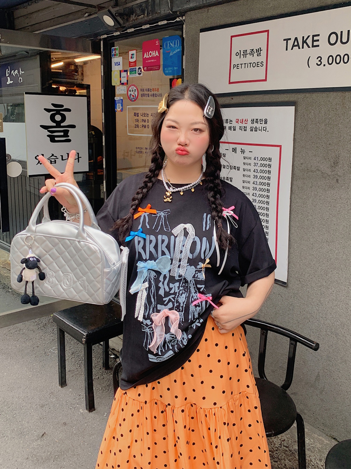 Butterfly Knot Short Sleeve T-Shirt for Women - Unique Summer 2025 Fashion Top, Exquisite Design, Trendy 90s Style Butterfly Knot Short Sleeve T-Shirt for Women - Unique Summer 2025 Fashion Top, Exquisite Design, Trendy 90s Style