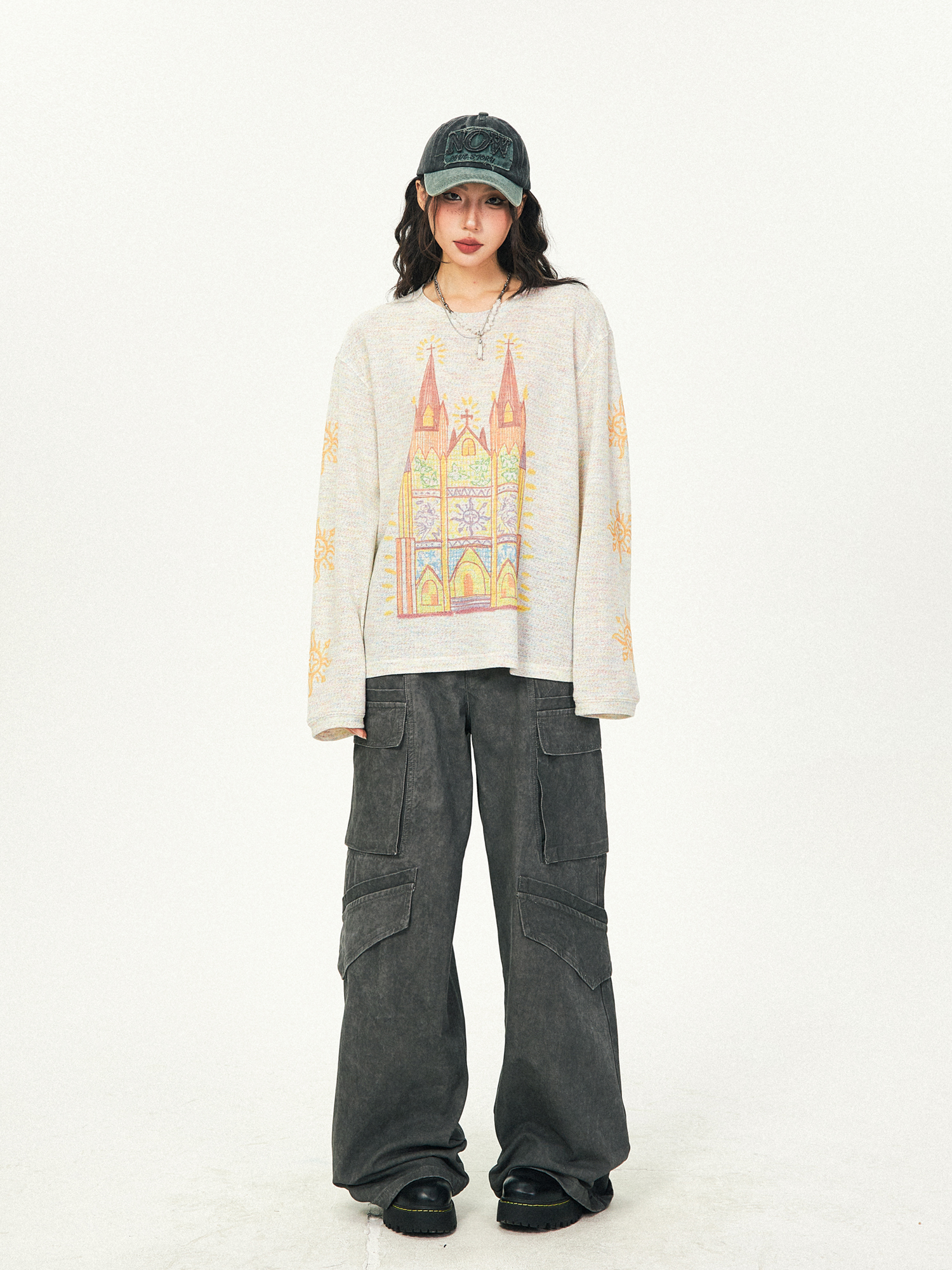 Castle Graffiti Long Sleeve T-Shirt for Women - 2024 Spring Loose Round Neck Urban Style Tee Castle Graffiti Long Sleeve T-Shirt for Women - 2024 Spring Loose Round Neck Urban Style Tee