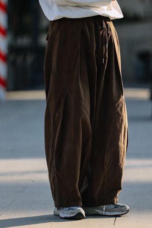 Casual Japanese-Style Pleated Cargo Pants for Men - Trendy Loose-Fit Design with Elastic Waistband and Drape