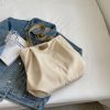 Casual Large-Capacity Women's Shoulder Bag - Versatile Commuter Tote for College Students