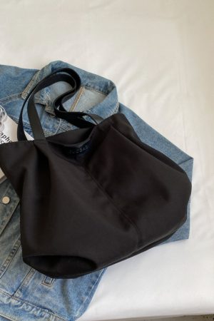 Casual Large-Capacity Women's Shoulder Bag - Versatile Commuter Tote for College Students