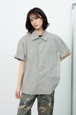 Casual Plaid Short Sleeve Shirt for Men and Women - Oversized Unisex Commuter Top, Perfect for 90s and Y2K Style
