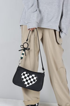 Checkered Heart-Shaped Crossbody Bag for Millennial Girls - Sweet Cool Design, 2023 Spring/Summer Style, High Quality