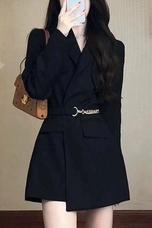 Chic Oversized Black Suit Jacket for Women - Loose Fit Casual Blazer for Spring and Autumn, Perfect for Petite Styles