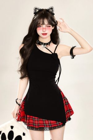 Chic Red Off-Shoulder Top for Women - Summer Y2K Slim-Fit Sleeveless T-Shirt, Waist-Cinching Concert Outfit