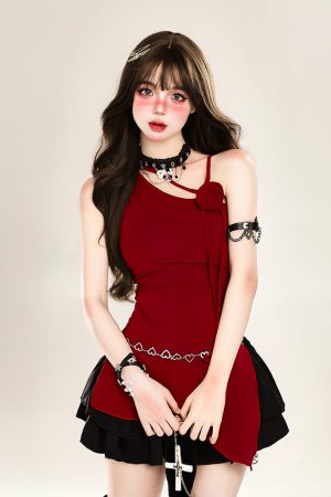 Chic Red Off-Shoulder Top for Women - Summer Y2K Slim-Fit Sleeveless T-Shirt, Waist-Cinching Concert Outfit