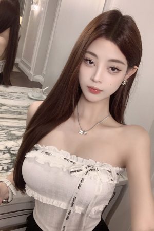 Chic Strapless Ruffled Edge Top with Built-in Padding – Perfect for 90s and Y2K Style Fashion