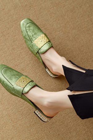 Chinese-Style Closed-Toe Flat Mules in Genuine Leather - Italian Corso Venezia Inspired Lazy Cool Slippers for Effortless Chic