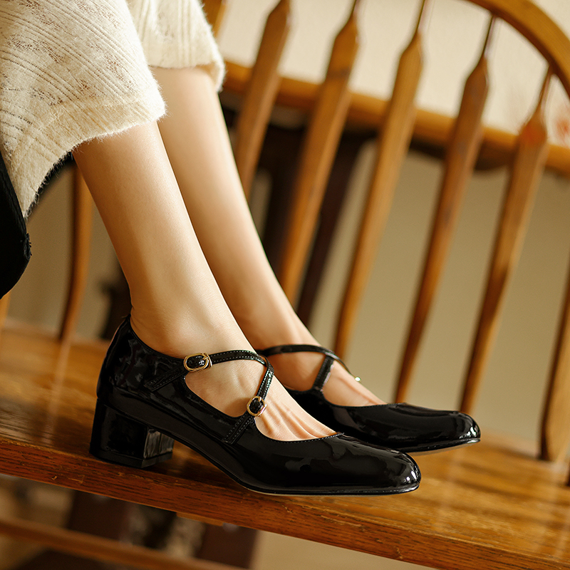 Chinese Style Genuine Leather Cross Strap Mid-Heel Mary Jane Shoes for Women - Elegant Spring Fashion Footwear Chinese Style Genuine Leather Cross Strap Mid-Heel Mary Jane Shoes for Women - Elegant Spring Fashion Footwear