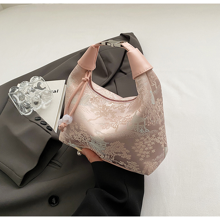 Chinese Style Handheld Embroidery Underarm Bag - High-End Women's Crossbody Bag with National Wind Design Chinese Style Handheld Embroidery Underarm Bag - High-End Women's Crossbody Bag with National Wind Design