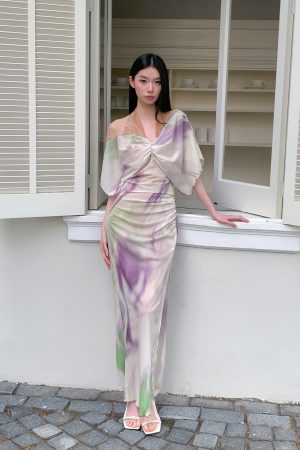 Chinese-Style Vacation Dress with Chest Pads - Flowing Kite Shadow Design, Deconstructed Aesthetic for Effortless Summer Style