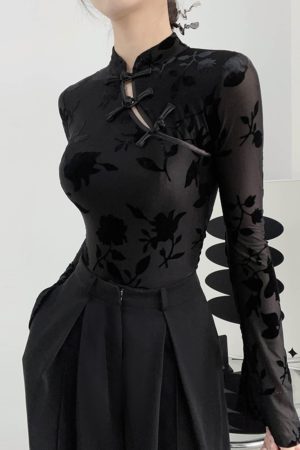 Chinese-Style Velvet Long Sleeve Top with Button Design - Slim Fit Vintage Shirt for Spring and Summer