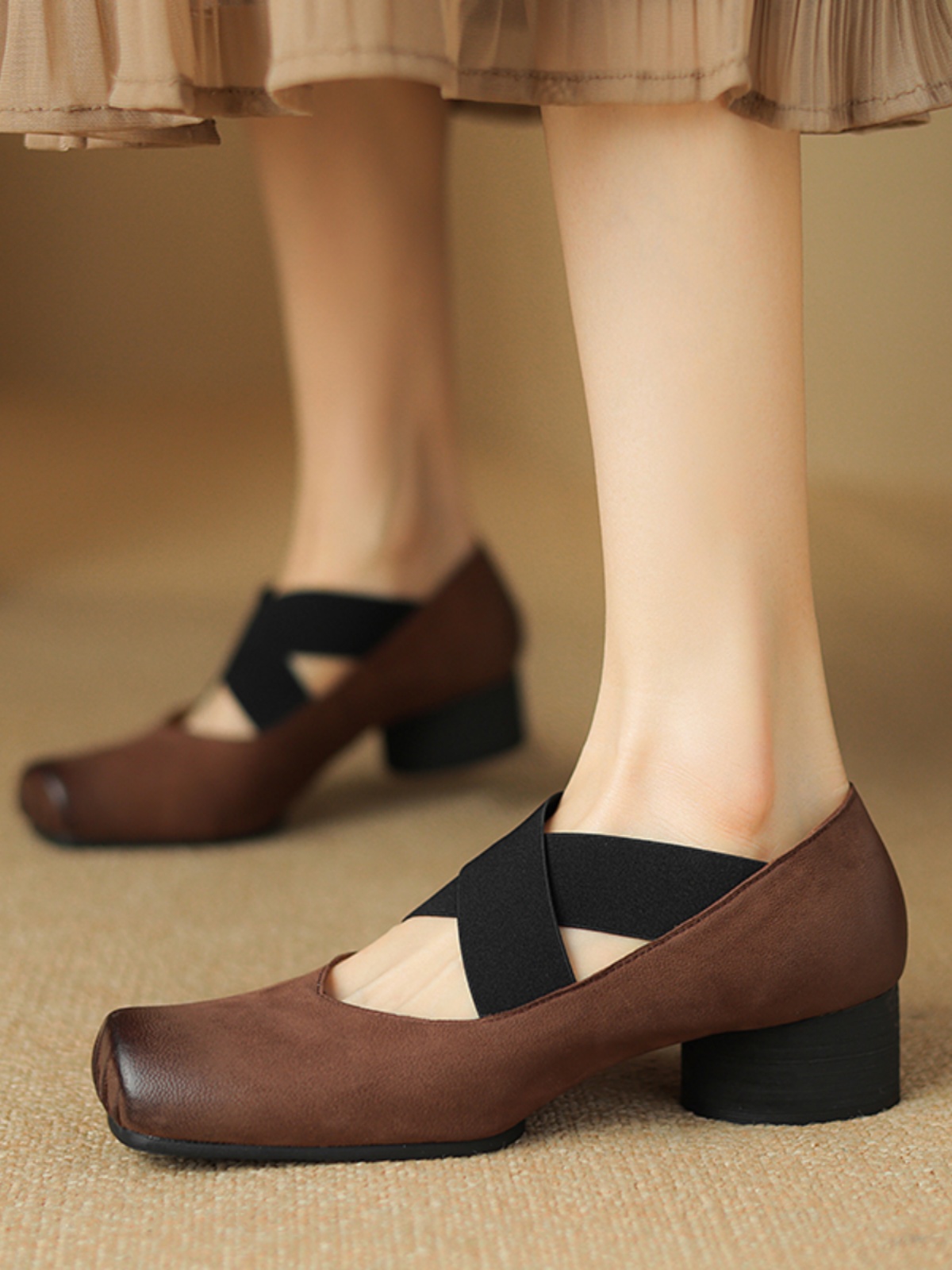 Chunky Heel Cross Strap Ballet Shoes for Women - Soft-Soled Mid Heels, 2025 Summer Style, Pig Nose Design Chunky Heel Cross Strap Ballet Shoes for Women - Soft-Soled Mid Heels, 2025 Summer Style, Pig Nose Design