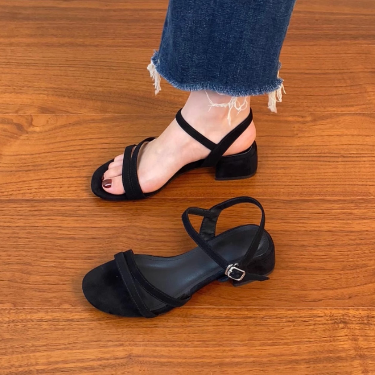 Chunky Heel Open-Toe One-Strap Sandals for Women - Summer 2025 Mid-Heel Sheepskin Footwear in Plus Sizes - Trendy Summer Style Chunky Heel Open-Toe One-Strap Sandals for Women - Summer 2025 Mid-Heel Sheepskin Footwear in Plus Sizes - Trendy Summer Style