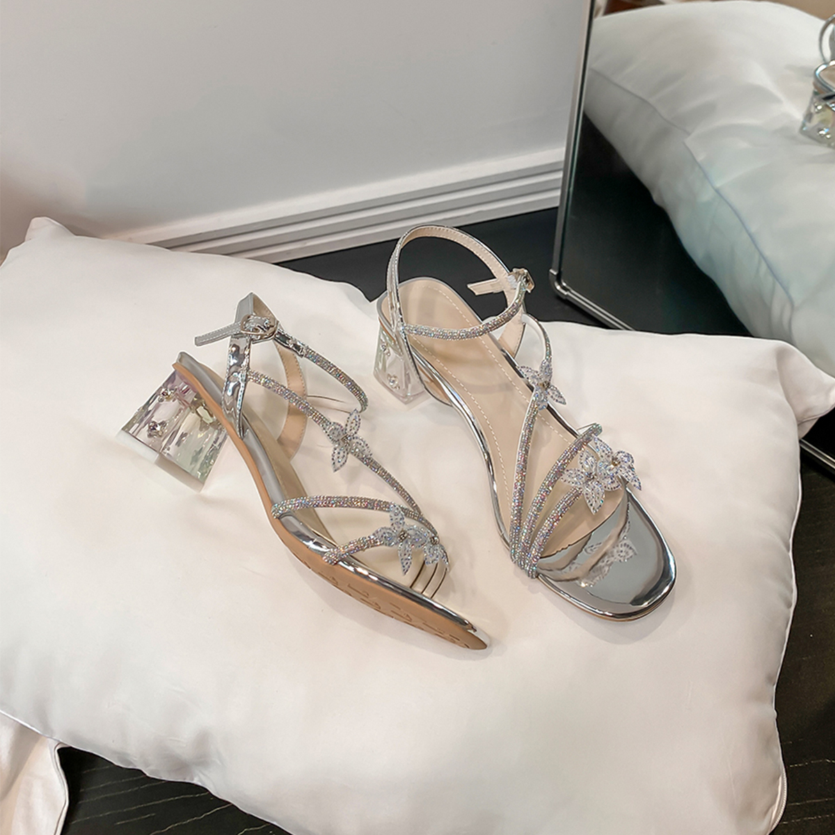 Chunky Heel Open-Toe Silver Rhinestone Sandals for Women with Stunning Bowknot Crystal Detail - Summer Fashion Must-Have Chunky Heel Open-Toe Silver Rhinestone Sandals for Women with Stunning Bowknot Crystal Detail - Summer Fashion Must-Have