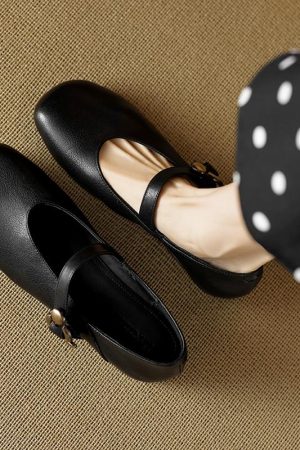 Chunky Mid-Heel Mary Jane Shoes for Women - Sheepskin Round Toe Flats in Forest Green - Spring Summer 2025 Fashion