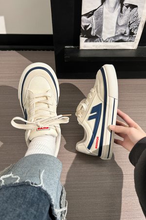 Classic Retro Thick-Soled Canvas Shoes for Women - Versatile Unisex Spring Footwear in White