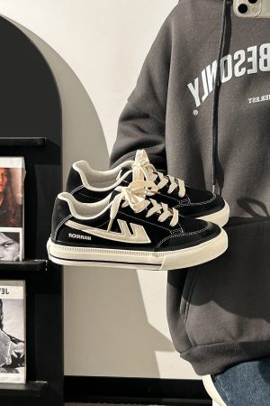 Classic Retro Thick-Soled Canvas Shoes for Women - Versatile Unisex Spring Footwear in White