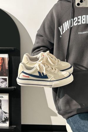 Classic Retro Thick-Soled Canvas Shoes for Women - Versatile Unisex Spring Footwear in White