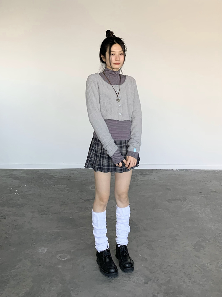 Coffee Color Floral Gray Layered Minimalist Plush Knitted Cardigan for Autumn and Winter Coffee Color Floral Gray Layered Minimalist Plush Knitted Cardigan for Autumn and Winter