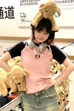 Color-Blocked Raglan Sleeve T-Shirt for Women - Slim-Fit, Stretchy Summer Top with Letter Print - 90s Inspired Style