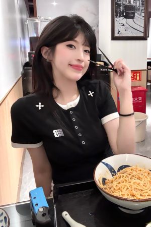 Color-Blocking Black Short Sleeve T-Shirt for Women - Sexy Slim Fit Summer Top in American Style