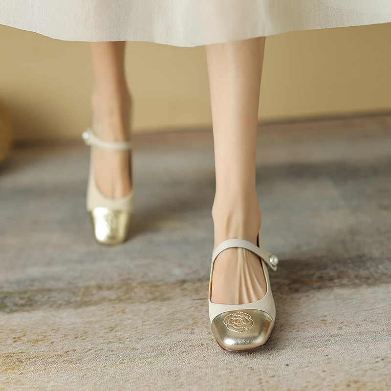 Color-Blocking Leather Mary Jane Shoes for Women - Artistic Camellia Design, Square-Toe, Mid-Heel - Spring Fashion Color-Blocking Leather Mary Jane Shoes for Women - Artistic Camellia Design, Square-Toe, Mid-Heel - Spring Fashion