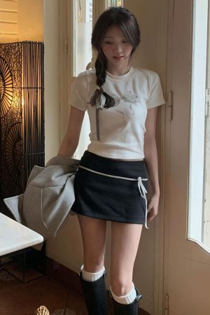 Color-Blocking Low-Waist Black Short Skirt for Women - Slim-Fit Minimalist Korean Style Pencil Skirt