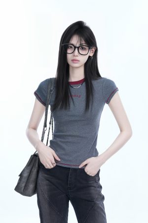 Colorful Contrast Short Sleeve T-Shirt for Women - Slim Fit Round Neck, American Style, Casual Base Layer, Perfect for Everyday Wear