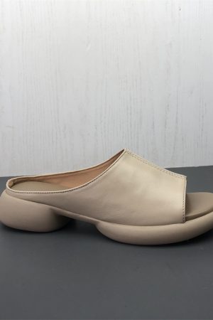 Comfortable Open-Toe Genuine Leather Women's Slippers - Lightweight Non-Slip Summer Shoes in Large Size for Effortless Style