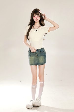 Cropped Summer T-Shirt for Women, Short-Sleeved with Unique Design, Trendy Casual Top for Stylish Girls