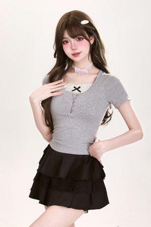 Cropped Summer T-Shirt for Women, Short-Sleeved with Unique Design, Trendy Casual Top for Stylish Girls