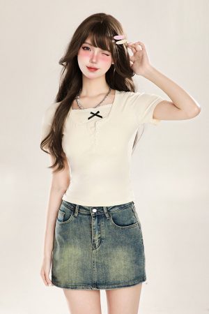 Cropped Summer T-Shirt for Women, Short-Sleeved with Unique Design, Trendy Casual Top for Stylish Girls