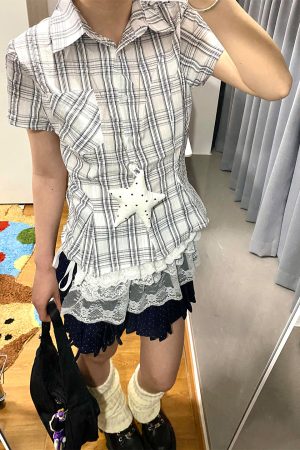 Cropped Vintage Plaid Short-Sleeve Shirt for Women - Slim-Fit Checkered Summer Jacket, College Style Top, Y2K Fashion