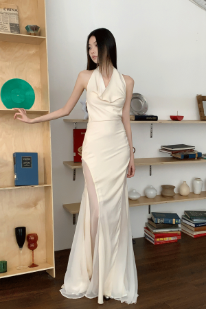 Cross-Back Sleeveless Dress - High-End Seaside Goddess Look for Vacation, Elegant Design with Coastal Vibes