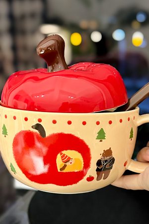 Cute Apple Ceramic Instant Noodle Bowl with Lid and Handle - Aesthetic Design for Dorm Room, Perfect for Instant and Snail Noodles