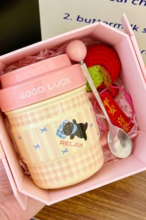 Cute Ceramic Water Cup with Lid, Girly Heart Mug for Iced Americano & Breakfast Milk, Ideal for Coffee Lovers