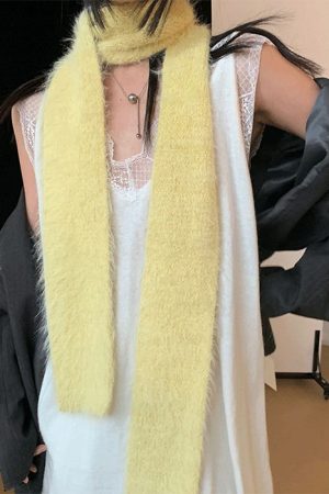 Cute Everyday Outfits, Outfit Inspo Casual 2000's Popstar Fuzzy Scarf